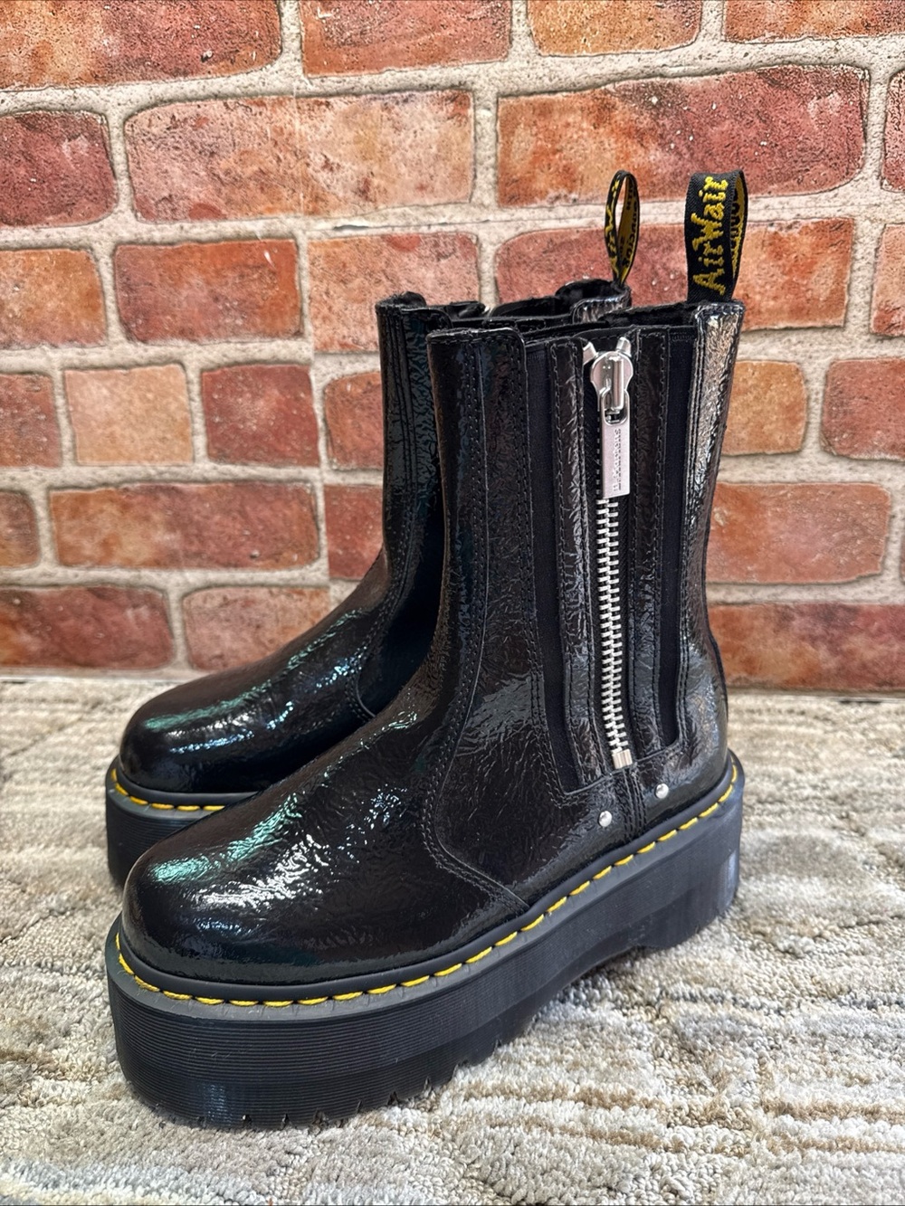 Dr. Martens MAX Quad Patent Leather Platform Chelsea Boots Sz 7 Black Buttero